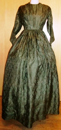 xxM455M Wonderful Silk Dress From 1850